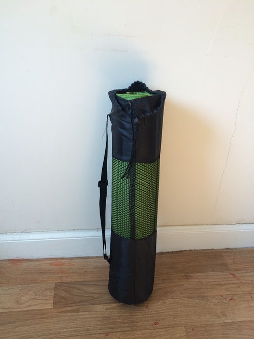 賣生活用品和文具 電飯煲燒水壺晾衣架鍋碗盆收納箱